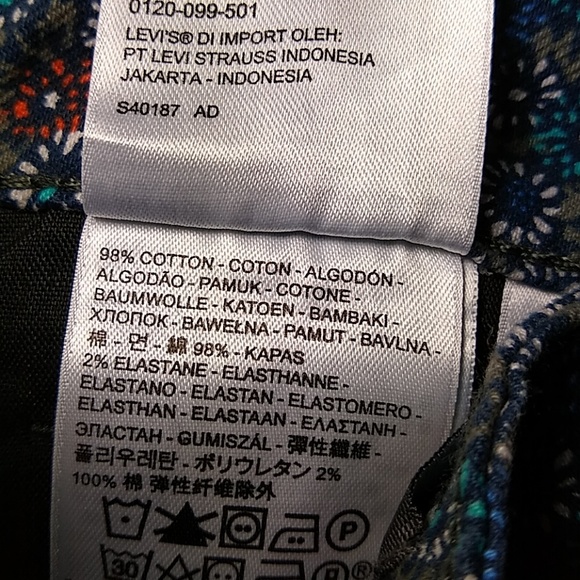 Levis Floral Festival Cutt off Shorts Multi Color - Picture 7 of 7